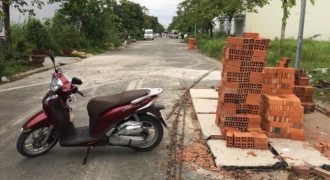 bán đất nền thổ cư 85m2 trục d15 kdc hồng loan giá 2.4 tỷ vị trí đẹp dân cư đông đúc gần trung tâm