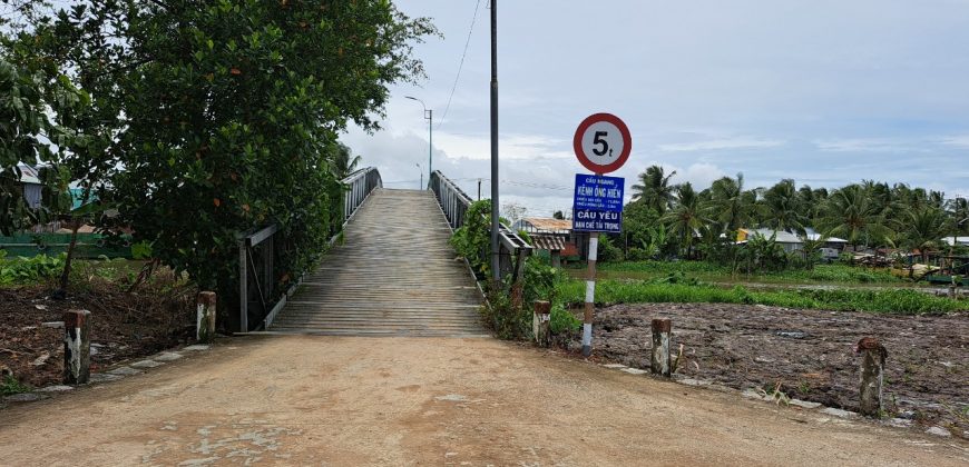 Bán đất đường Huỳnh Thị Kiểu, mặt tiền kênh Rạch Chát 3 , 502,2m2 , giá 1tỷ350triệu